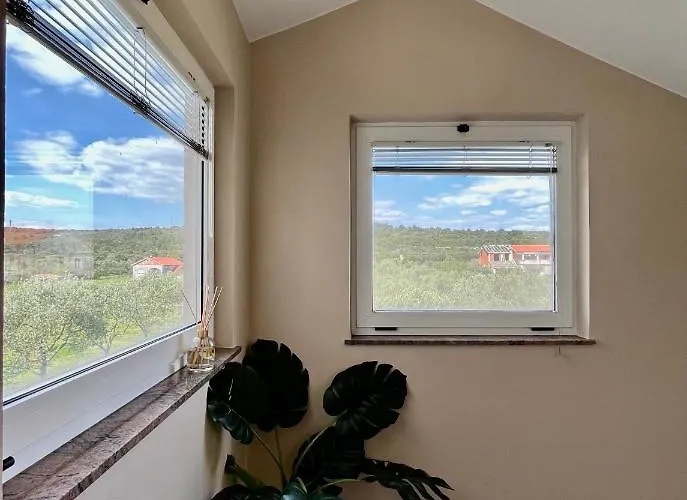 Tino & Leon 아파트