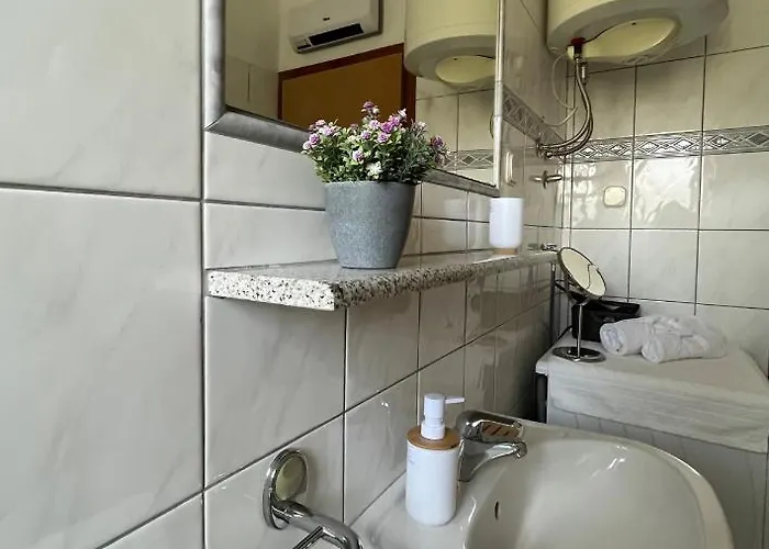 Tino & Leon Appartement Sukošan