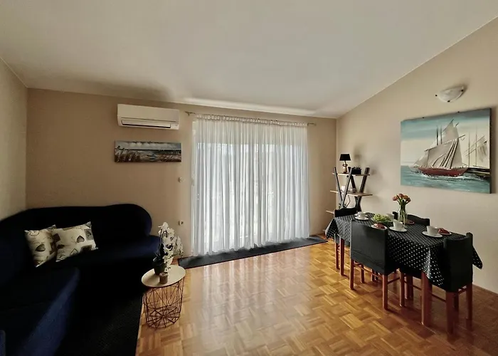 Tino & Leon 아파트 *