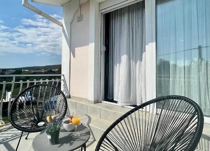 Tino & Leon Апартаменты