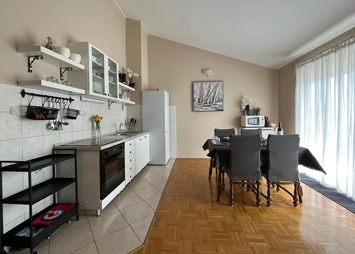 דירה Tino & Leon