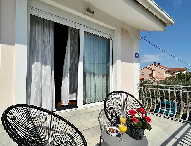 Tino & Leon דירה