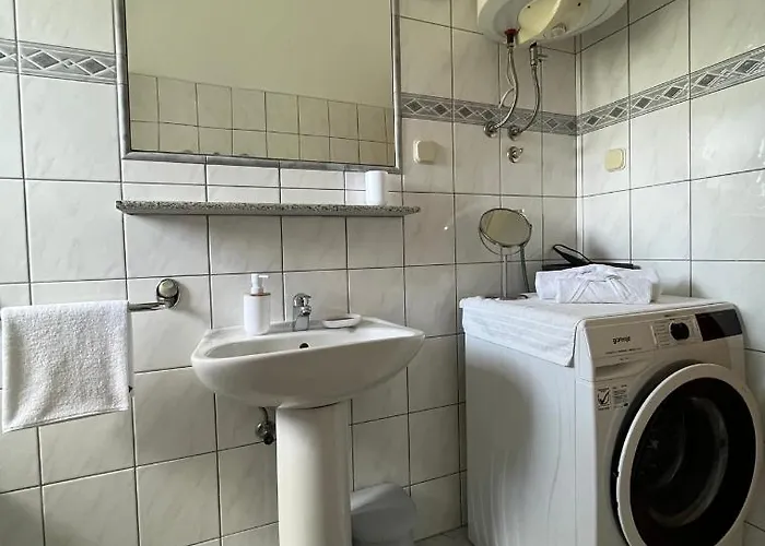 דירה Tino & Leon